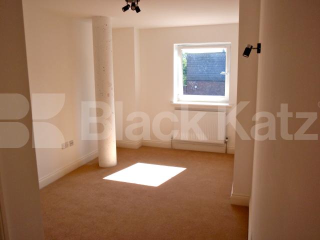 			NEW INSTRUCTION, 2 Bedroom, 1 bath, 1 reception Apartment			 Crescent Lane, Clapham